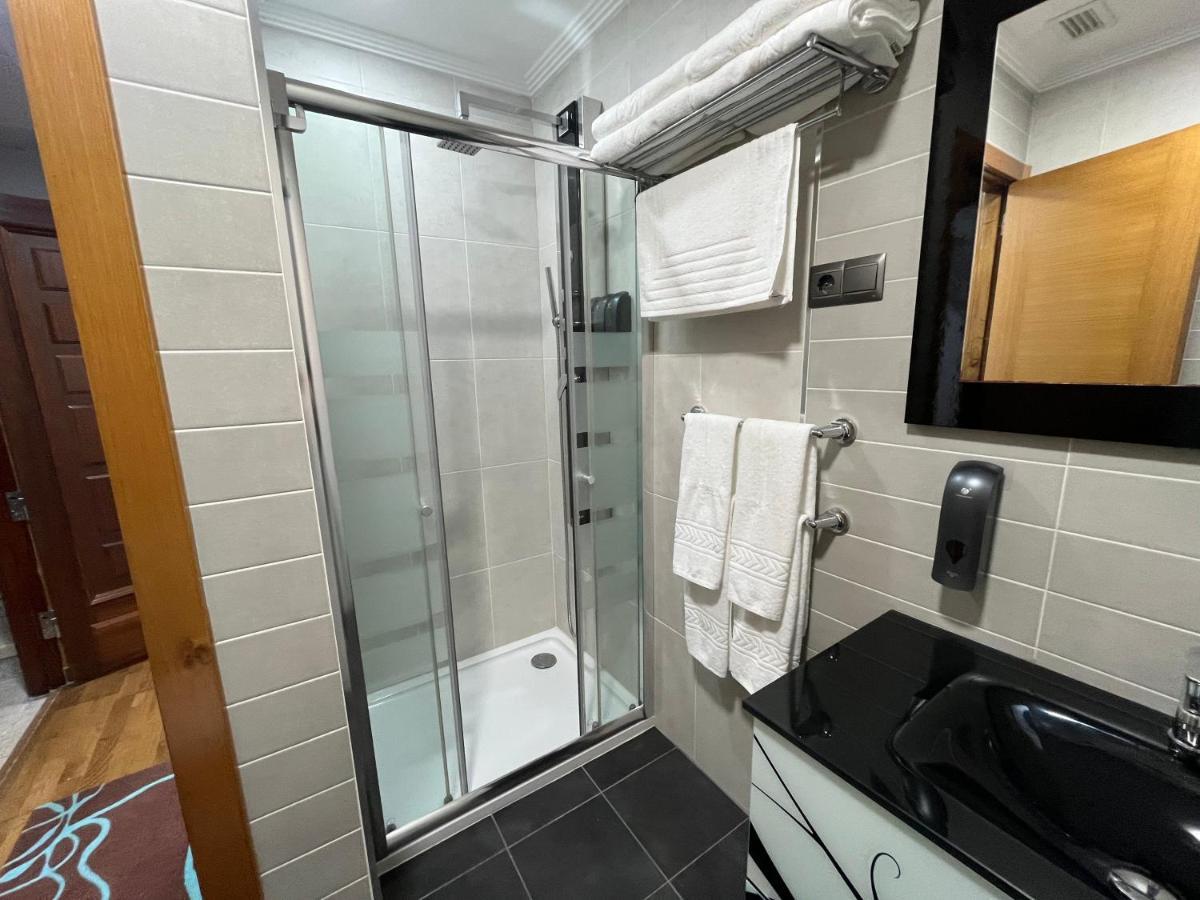 Apartamentos A Illa 雷东德拉 外观 照片