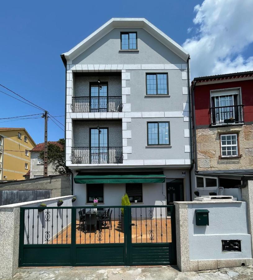 Apartamentos A Illa 雷东德拉 外观 照片